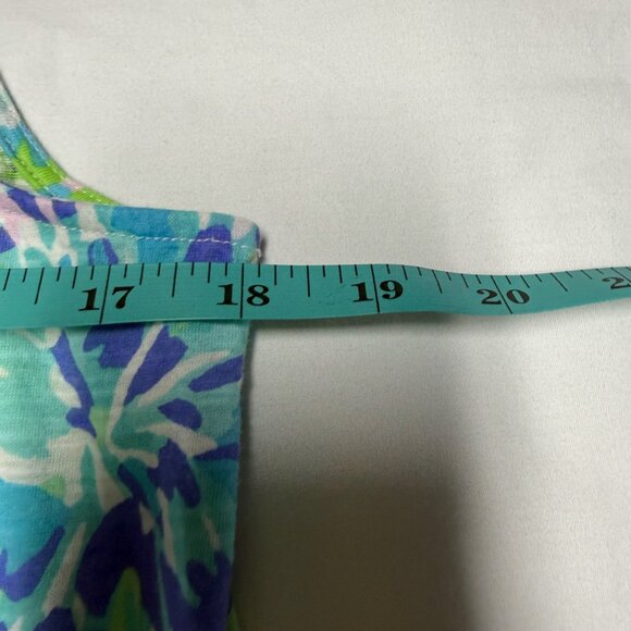 Lilly Pulitzer Essie Tank Top “Shell Of A Party” Medium EUC - Picture 9 of 9